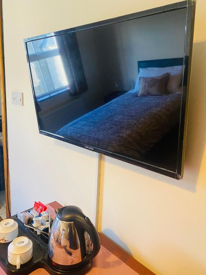 Town Clock Guesthouse 도니골 외부 사진